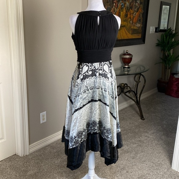 Signature by Sangria Black and White Midi Dress - Picture 6 of 10